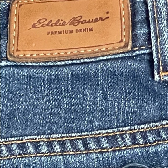 Eddie Bauer Premium Denim Straight-Leg Jeans - Size Women’s 10 Regular - Picture 6 of 9